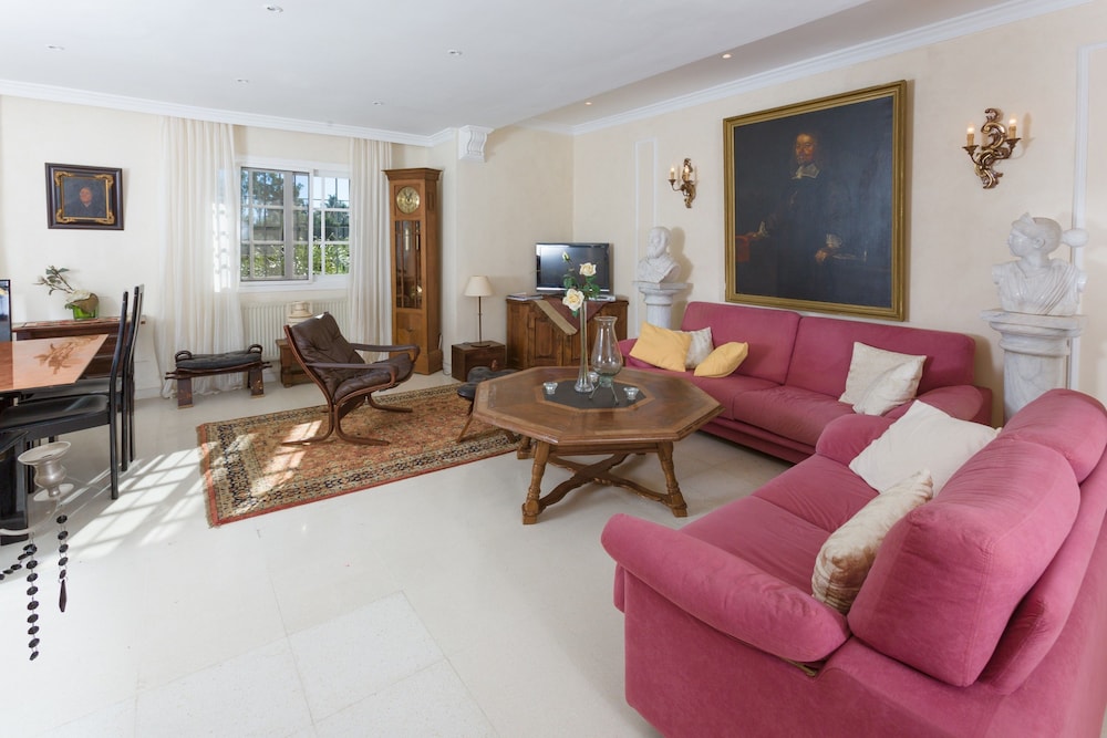 Villa, Vista al Mar (2)