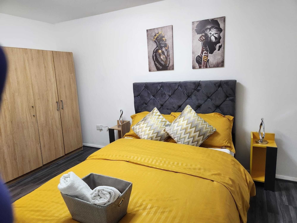 Apartment photo 2