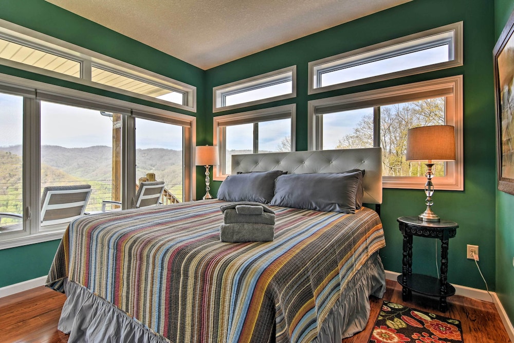 House (4 Bedrooms) photo 1