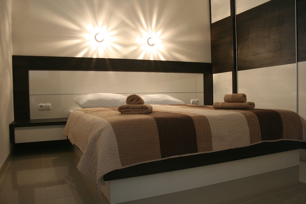 Luxury Condo, 3 Bedrooms, Accessible, Ground Floor photo 1