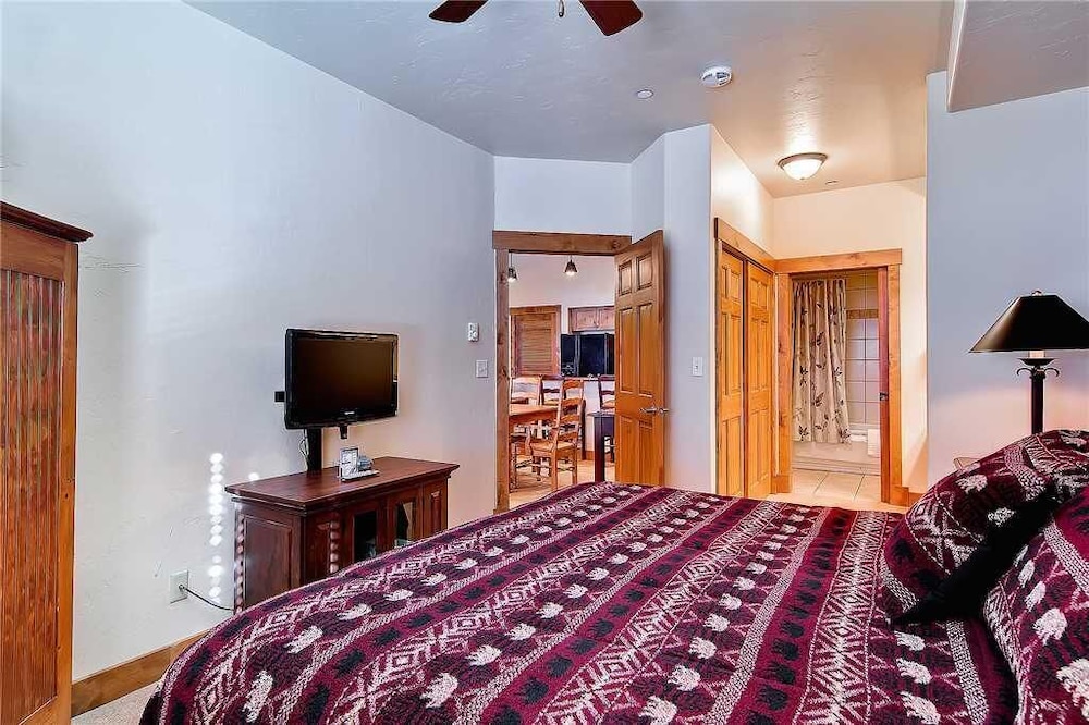 Condo, Multiple Beds (2301 Timberline Lodge, Trappeur's Cro) photo 1