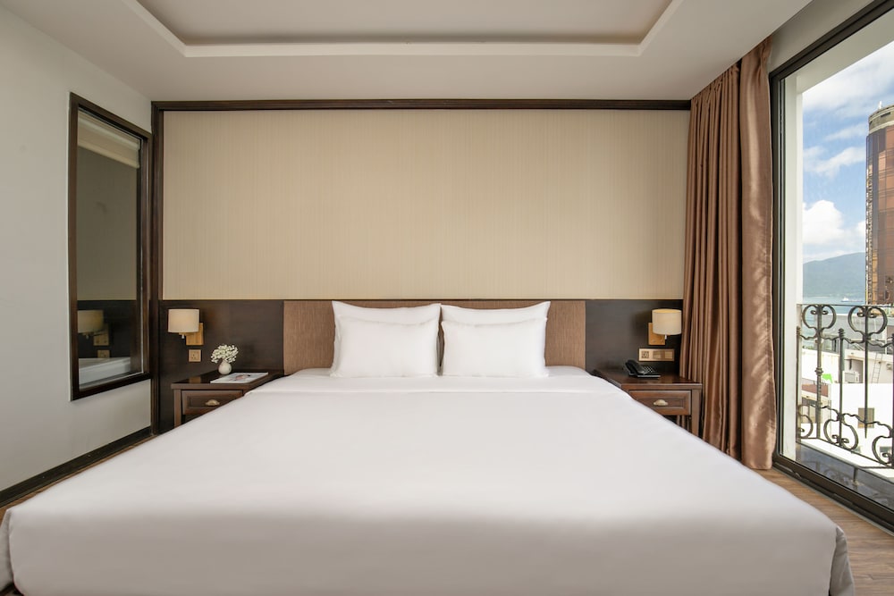 Family Quadruple Room, 2 Bedrooms, Balcony, City View photo 3