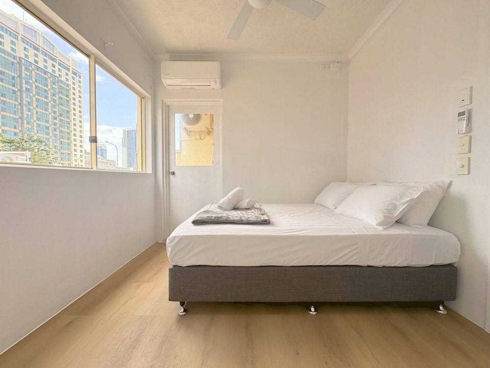 Queen Size Bed with Balcony photo 1