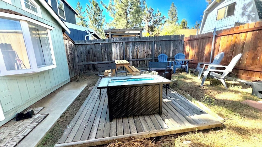 Cabin, 2 Queen Beds, Patio, Mountain View photo 3