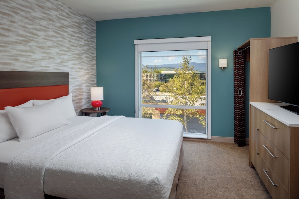 Suite, 1 King Bed, Accessible (Hearing) - Photo 1