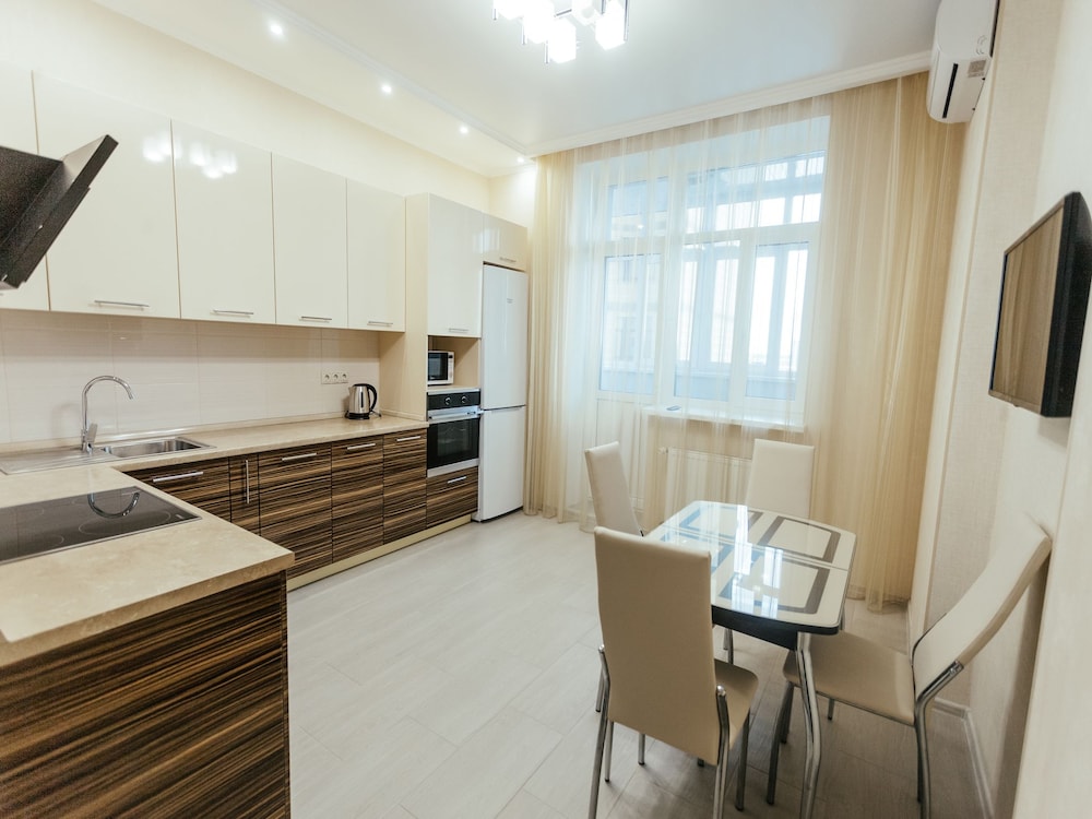 Superior Apartment, 1 Queen Bed with Sofa bed, Non Smoking, City View photo 2