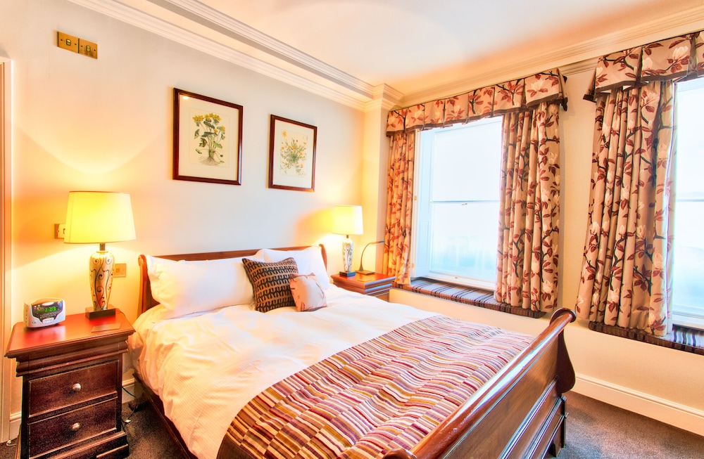 Superior Double Room, 1 Double Bed, Ensuite, City View photo 3