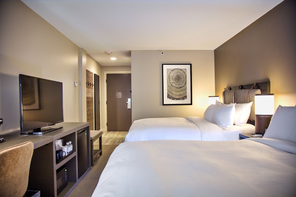 Standard Room, 2 Queen Beds - Photo 4