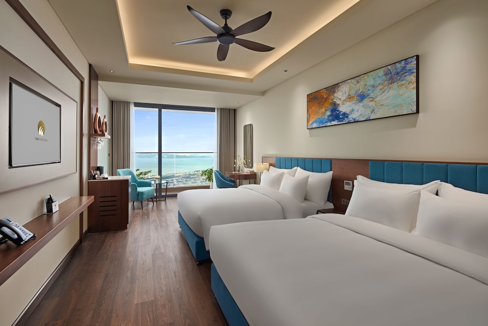 Suite Family Room with Oceanview Balcony - Photo 1