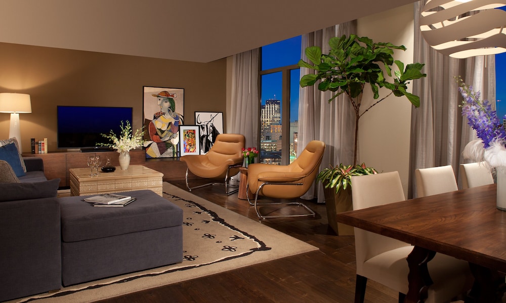 Suite, 1 King Bed, Non Smoking - Photo 1
