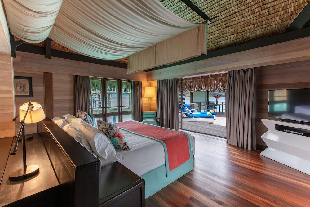 Deluxe Villa, 1 King Bed With Sofa Bed, Overwater