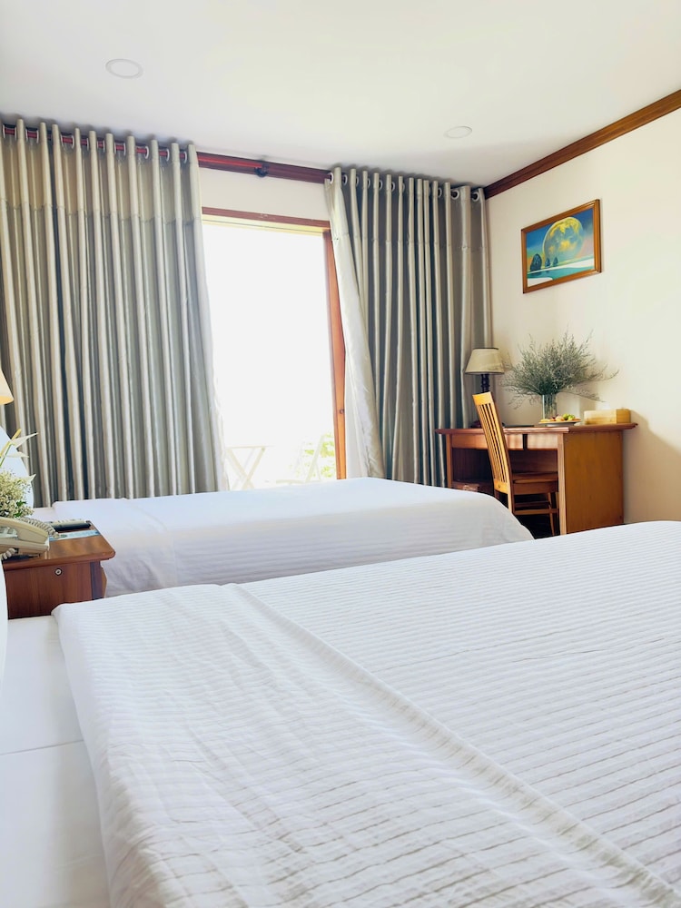 Deluxe Room, 2 Double Beds, City View photo 2