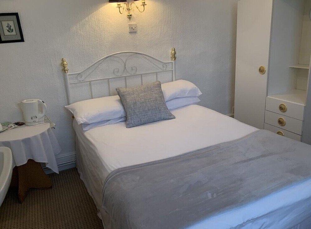 Single Room, 1 Twin Bed (Shower Only)