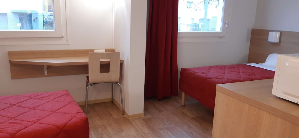 Room, Multiple Beds - Photo 8