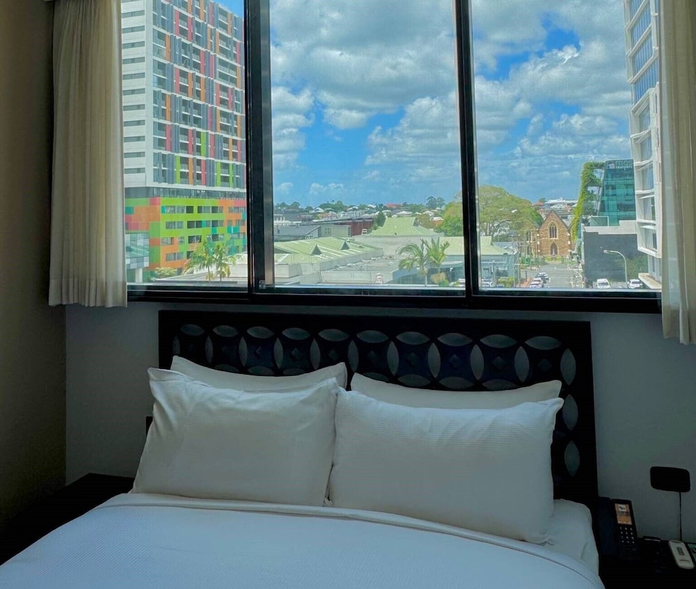 Hotel Queen Urban View with Free WiFi