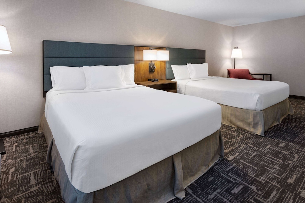Deluxe Suite, 2 Queen Beds, Non Smoking - Photo 1