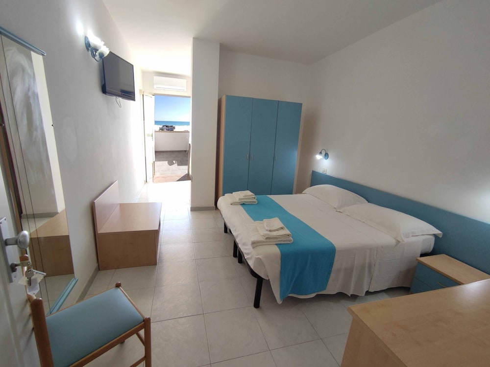 Panoramic Double or Twin Room photo 2