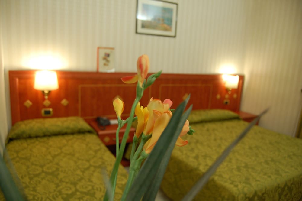 Standard Triple Room, 1 Bedroom - Photo 2