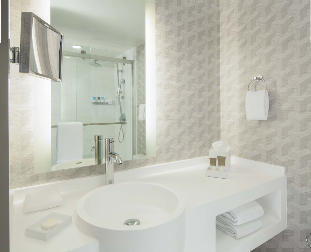 Regency, Suite - Photo 4