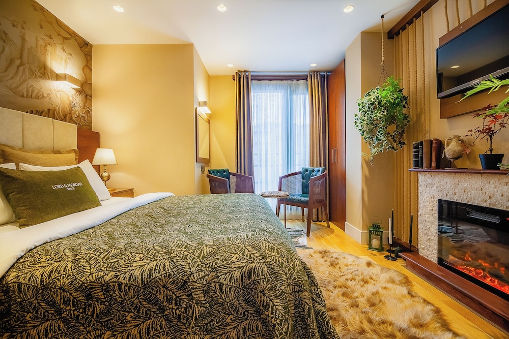 Deluxe Suite photo 2