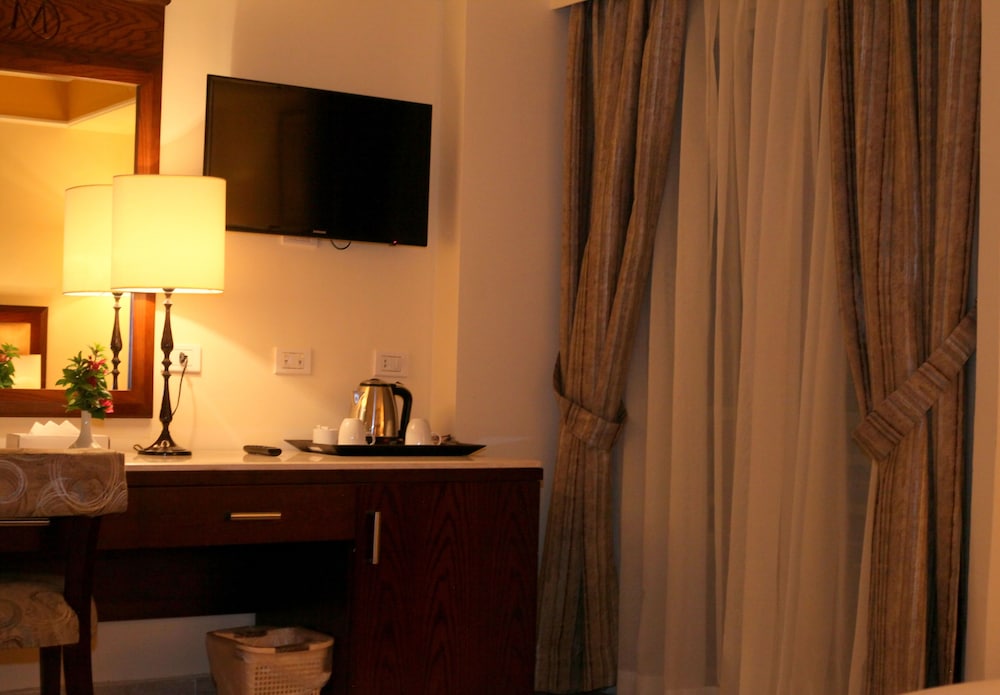 Economy Room - Back view / No Balcony