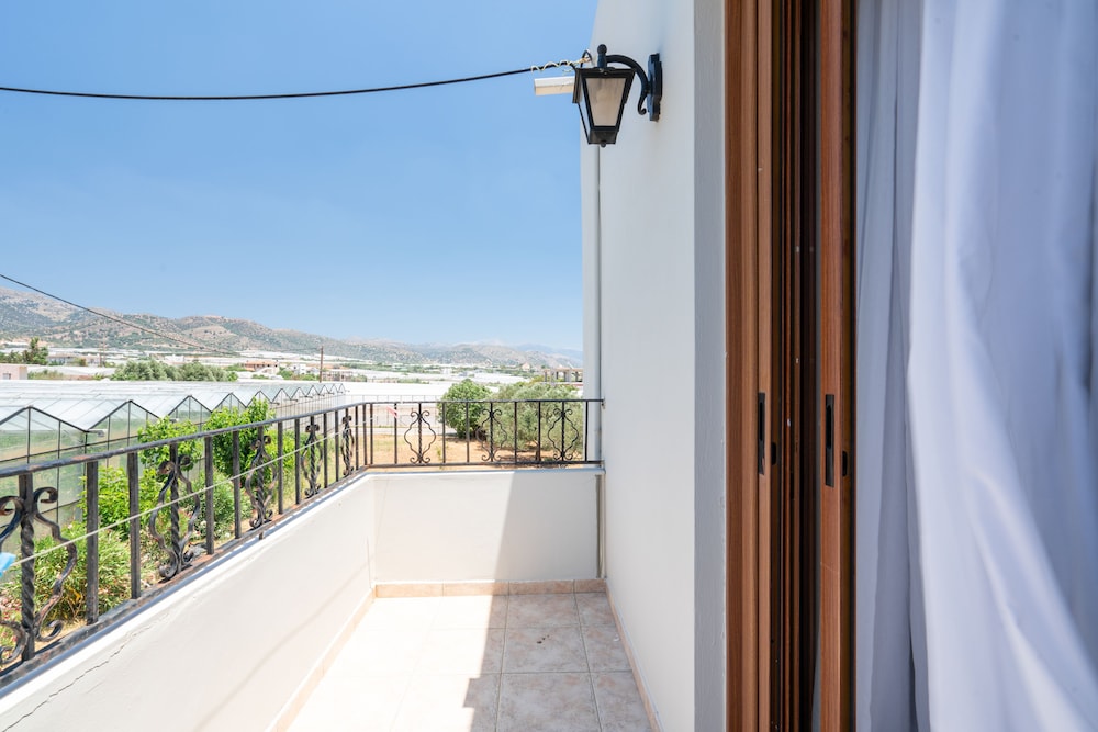 Family Apartment, Sea View - Photo 12