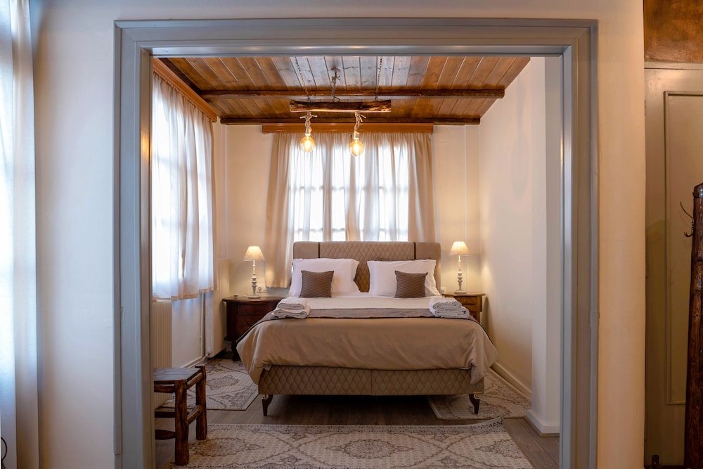Deluxe House, City View photo 1