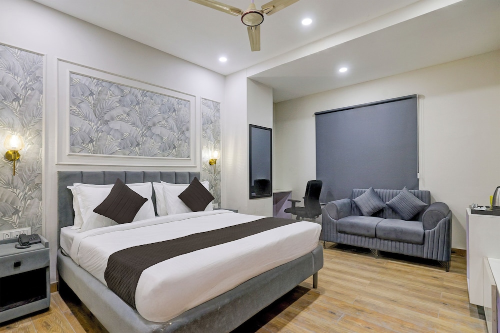 Superior Double Room, City View