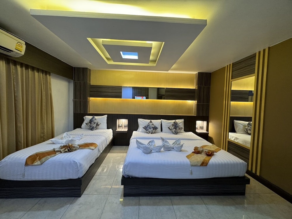 Deluxe Triple Room - Photo 16