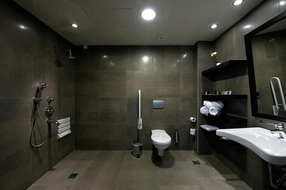 Double Room, Accessible - Photo 2
