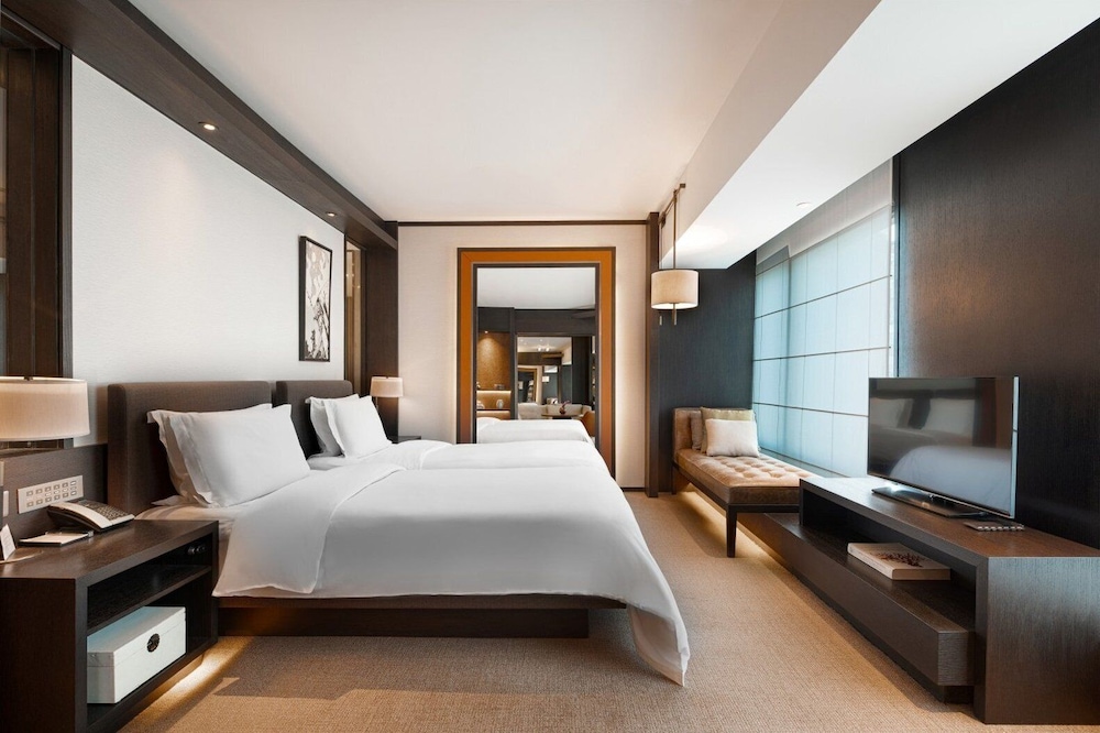 Suite, 2 Bedrooms, Connecting Rooms (Panorama View) thumbnail 6