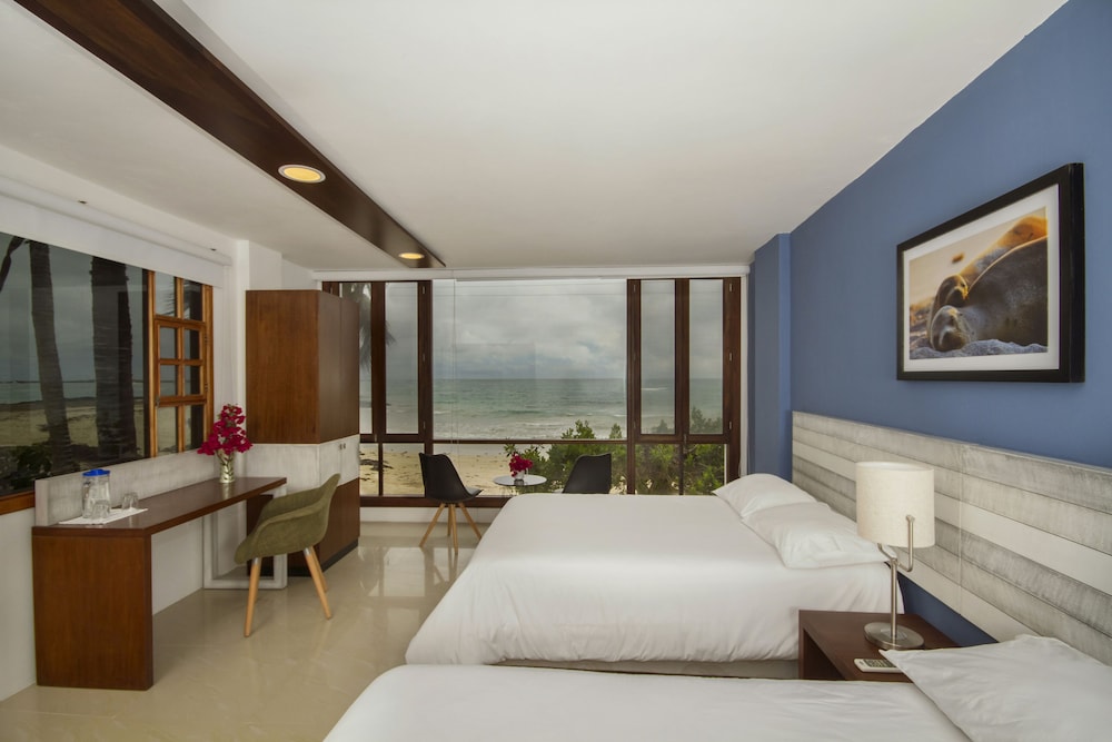 Superior Triple Room, Ocean View photo 1
