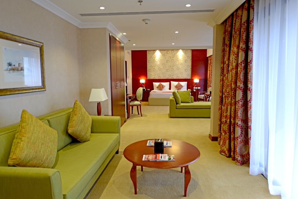 Executive Suite - Photo 2