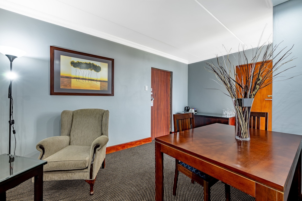 Suite - Photo 6