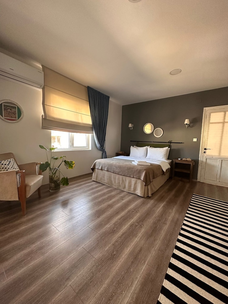 Comfort Suite photo 1