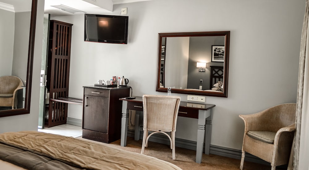 Standard Twin Room - Photo 15