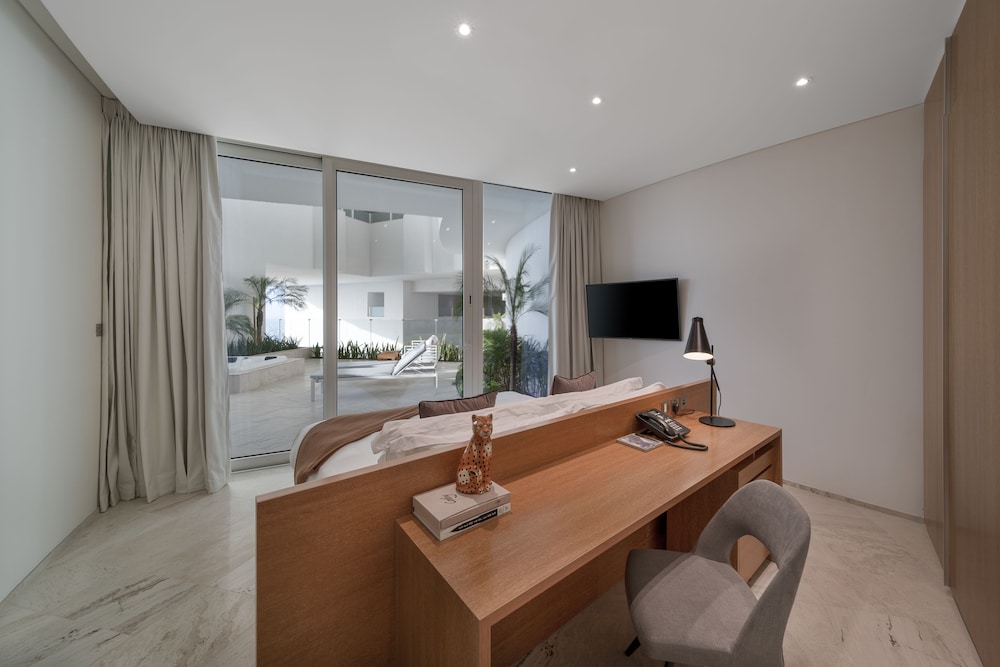 Junior Suite w/Hot Tub