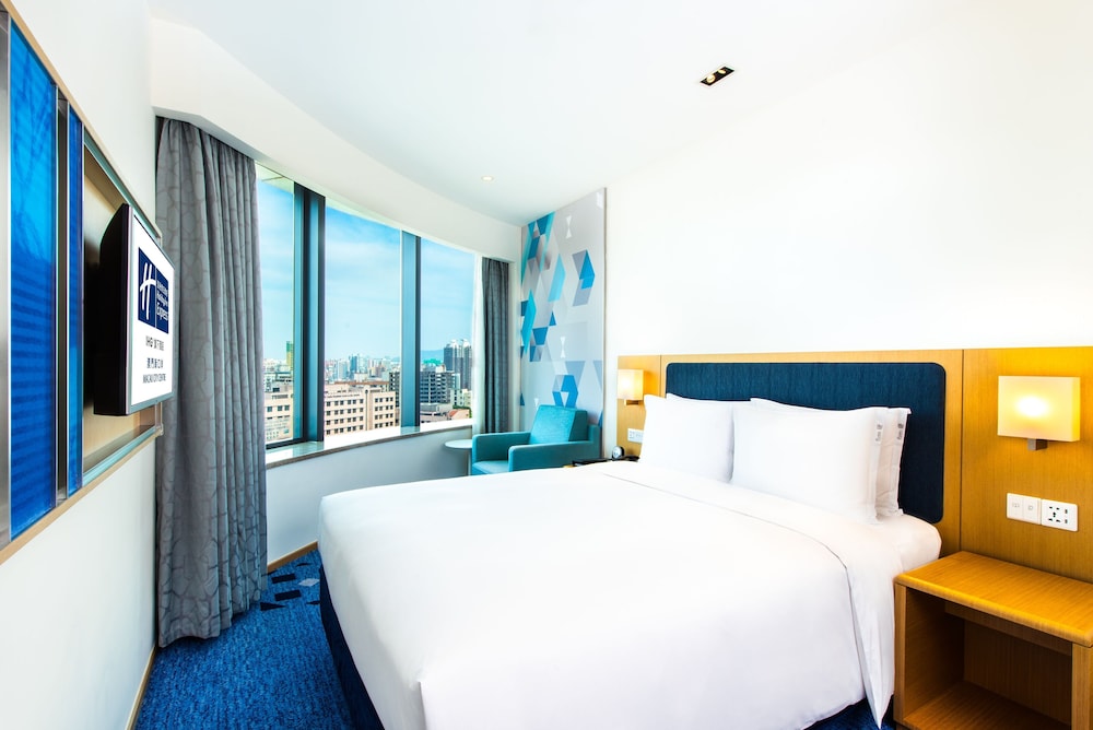 Standard Room, 1 Queen Bed - Photo 1
