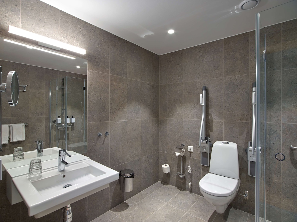 Family Room (Superior) - Photo 7
