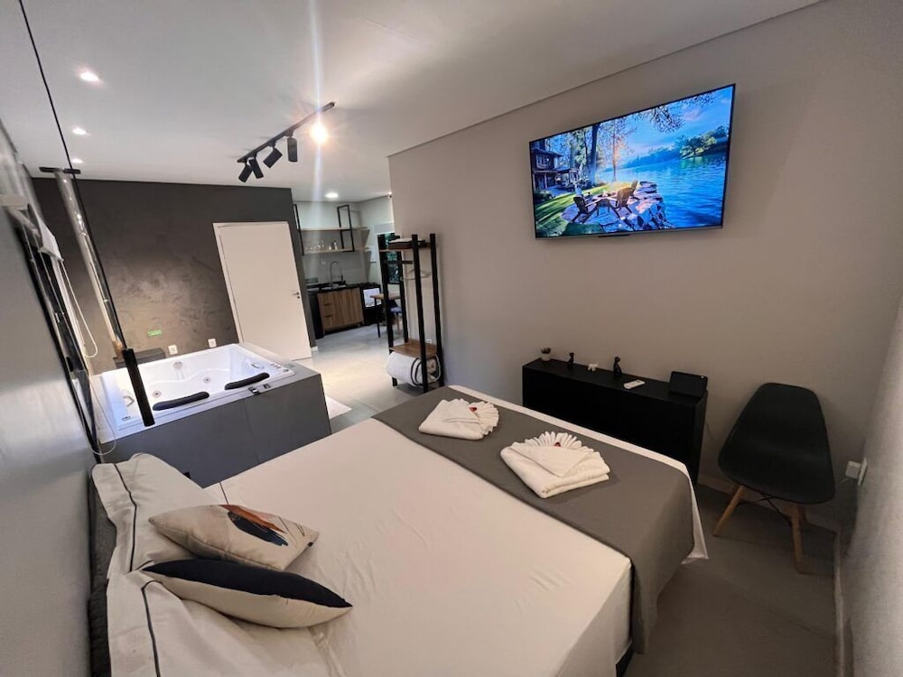 Room, Garden View