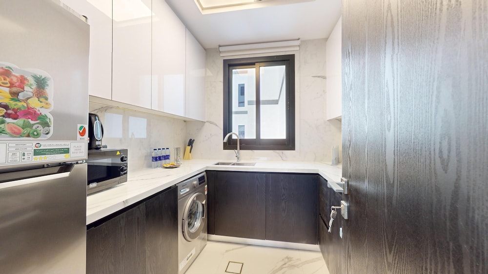 Apartment, 2 Bedrooms, Pool Access photo 2