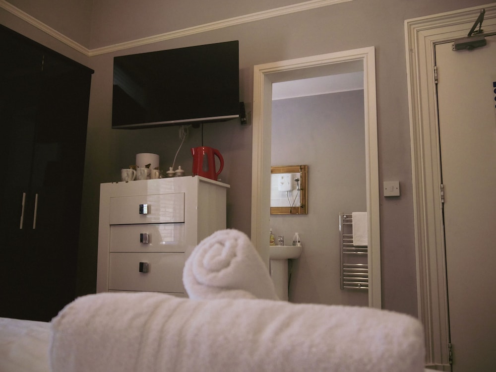 Suite, Ensuite (2) - Photo 6