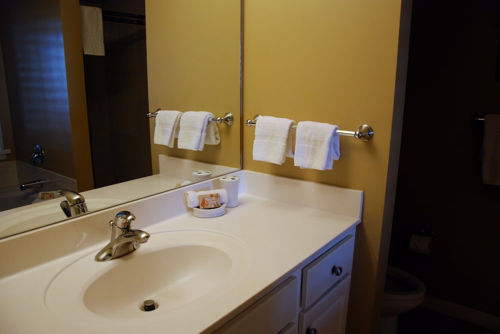 Studio Suite, 1 Queen Bed With Sofa Bed, Kitchenette, Partial Ocean View (Sleeper Sofa) photo 3