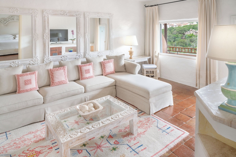 Deluxe Suite, 2 Bedrooms, Terrace (Pool or Marina View)