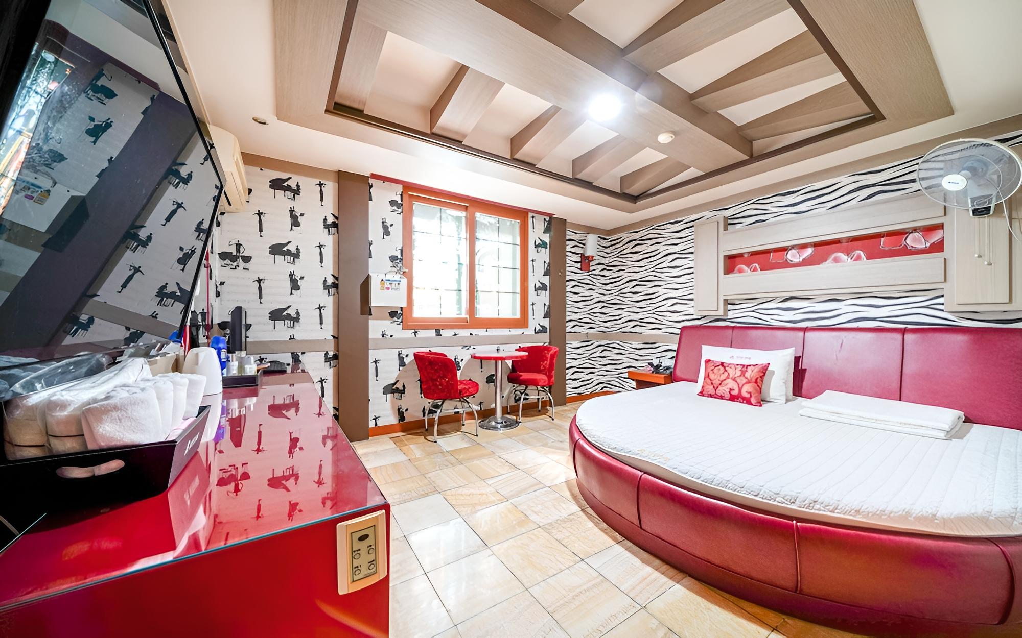 Room (Special Room)