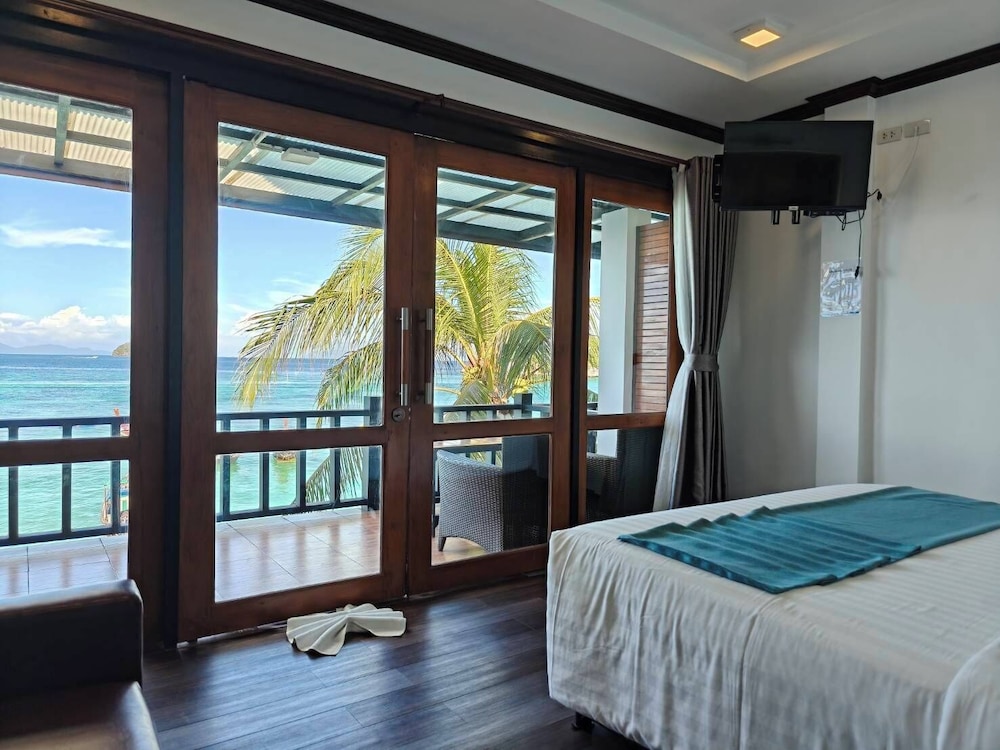 Deluxe Ocean Facing