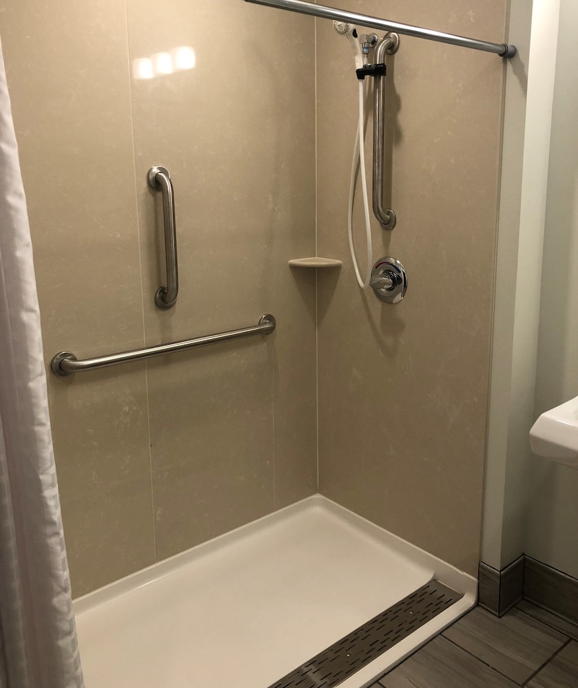 Double Room, 1 Queen Bed with Sofa bed, Accessible photo 2