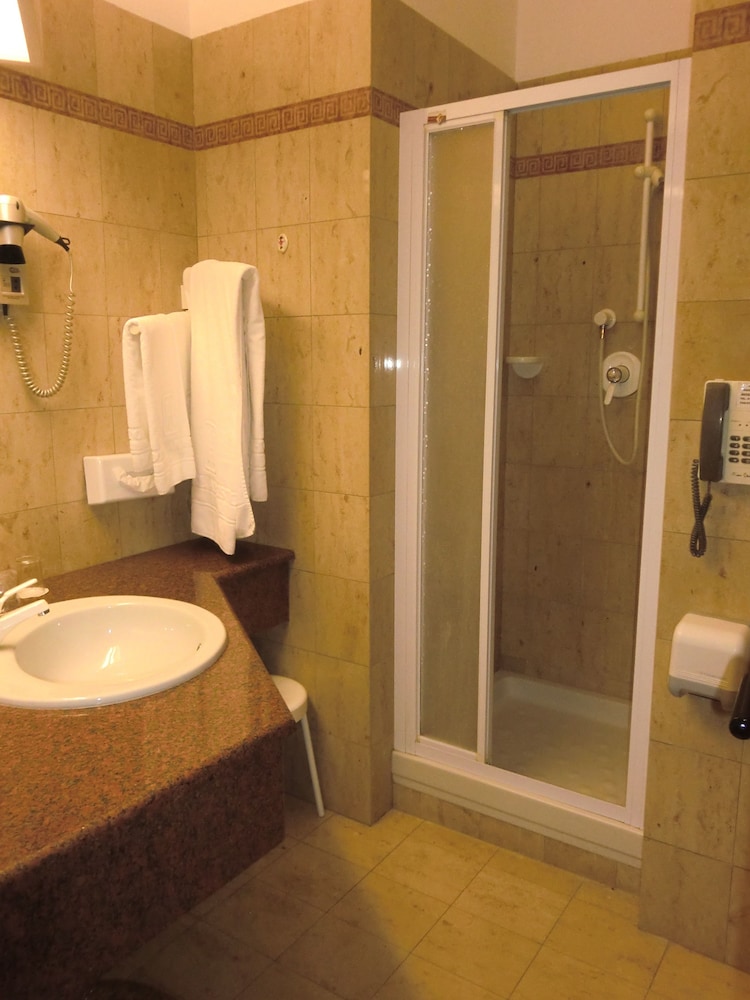 Suite, 1 Queen Bed, Non Smoking photo 3