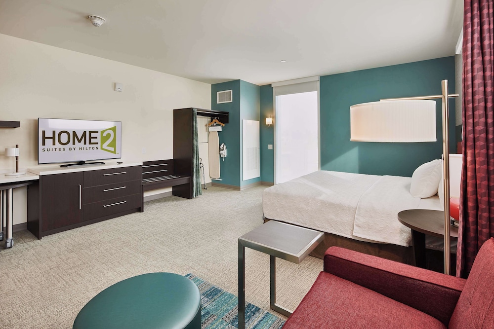 Studio Suite, 1 King Bed, Corner - Photo 1