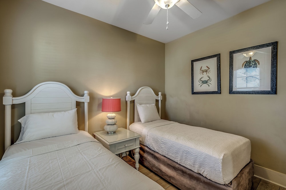 St. James Three Bedroom House photo 2